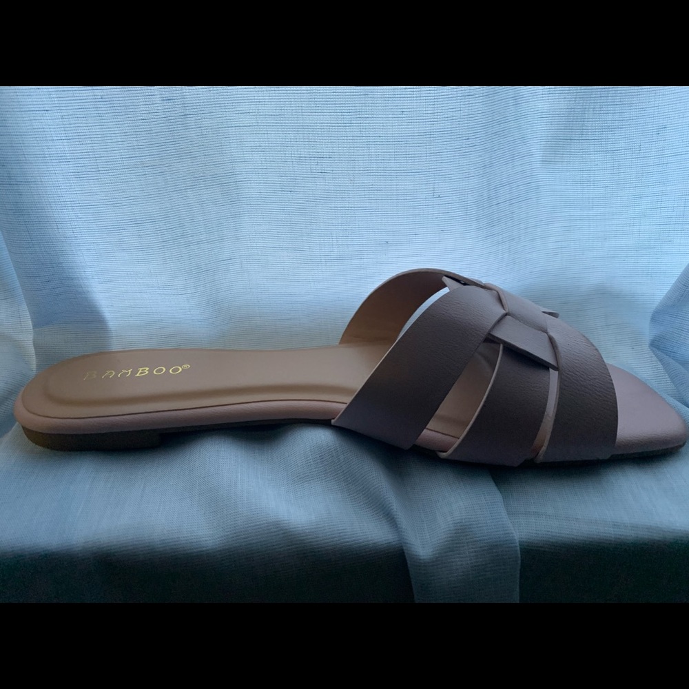 Light dusty rose slide sandals